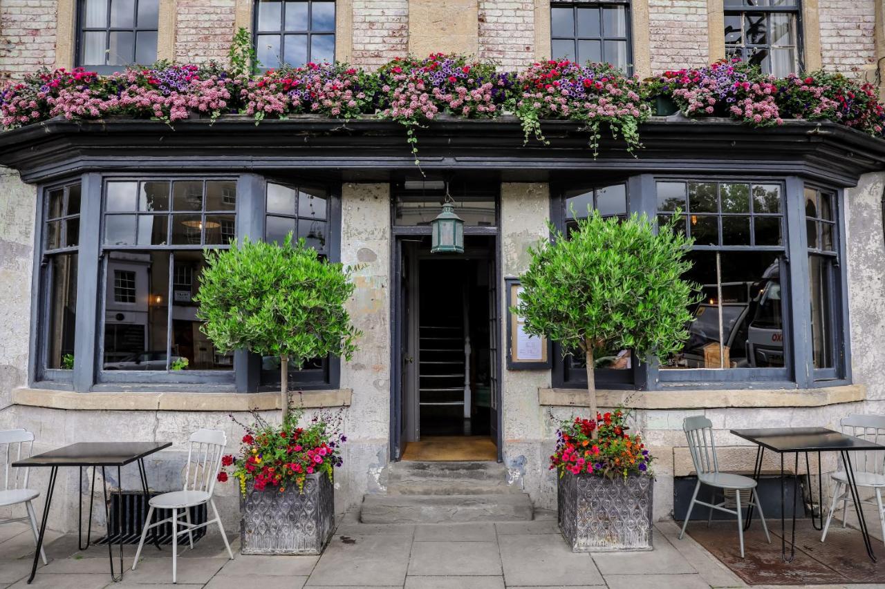 The Black Swan Inn Devizes Eksteriør billede
